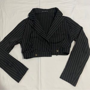PrettyLittleThing cropped blazer